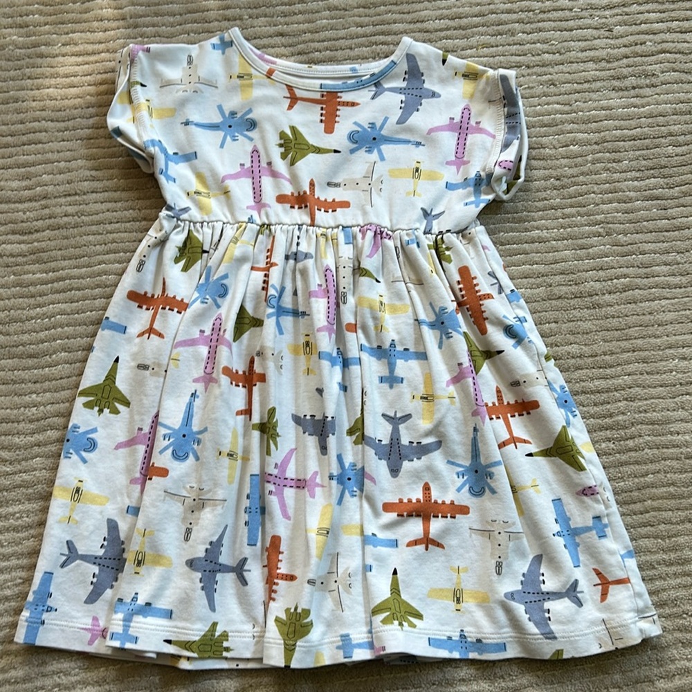 Piccolo a 5T airplane dress